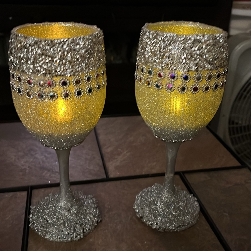 2 Silver  Rhinestones Goblets - Picture 3 of 4